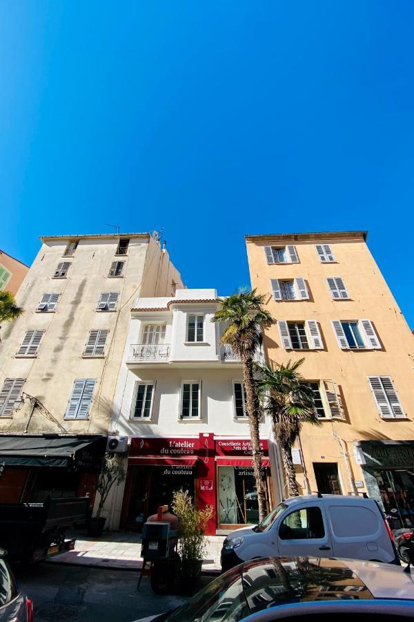 Les Suites R Bonaparte - Appartements De Standing Au Coeur De La Vieille Ville Pietonne 아작시오 외부 사진