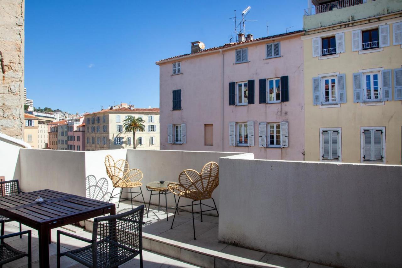 Les Suites R Bonaparte - Appartements De Standing Au Coeur De La Vieille Ville Pietonne 아작시오 외부 사진