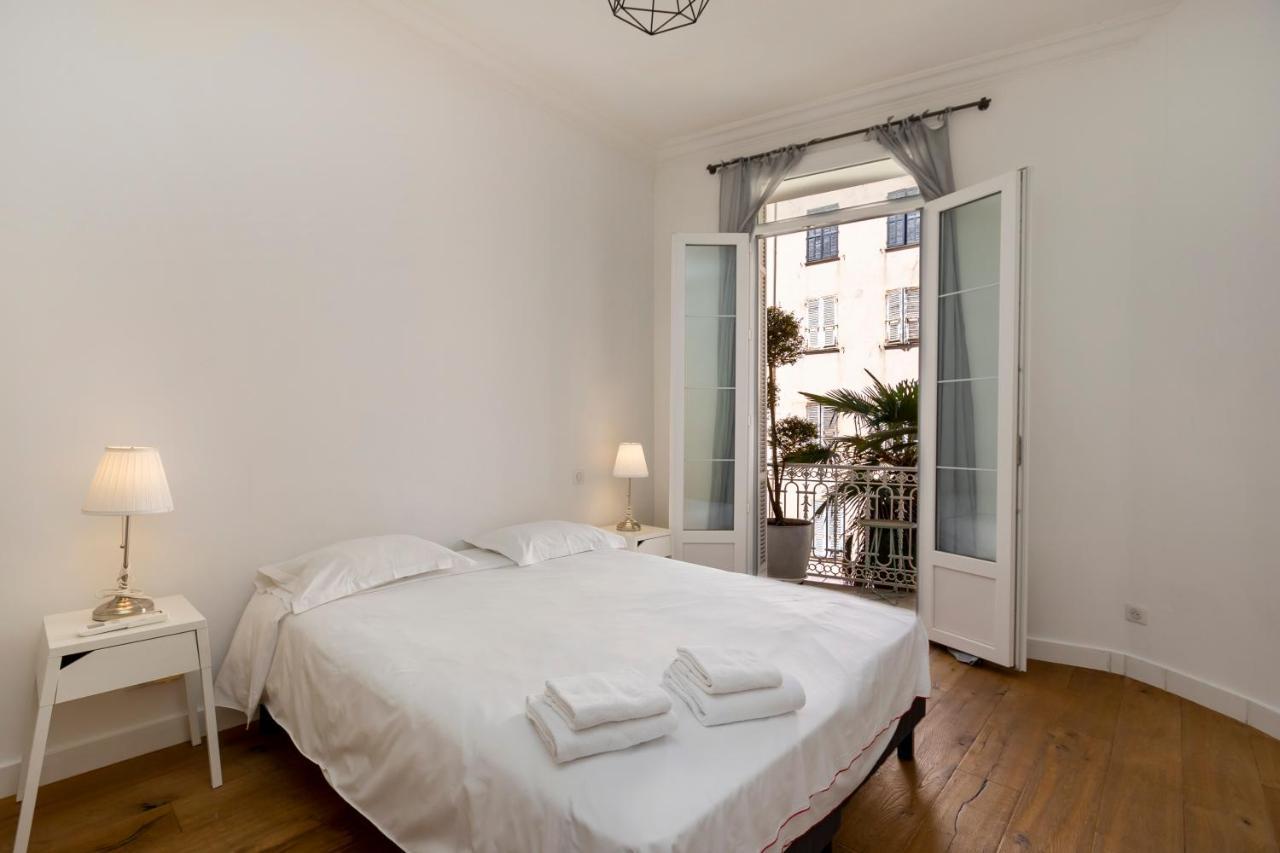 Les Suites R Bonaparte - Appartements De Standing Au Coeur De La Vieille Ville Pietonne 아작시오 외부 사진