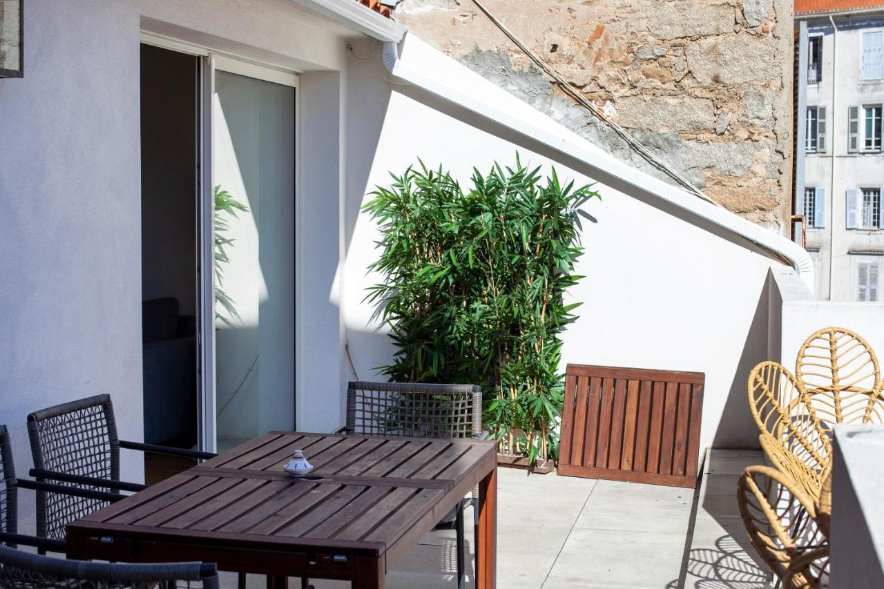 Les Suites R Bonaparte - Appartements De Standing Au Coeur De La Vieille Ville Pietonne 아작시오 외부 사진